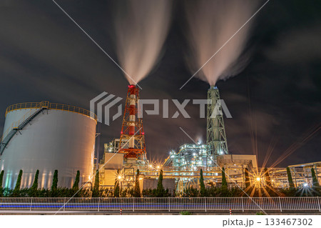 発電所夜景 133467302