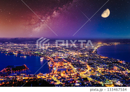 厳冬期の函館山から見た函館市街の夜景 厳冬期の函館山から見た函館市街の夜景 133467584