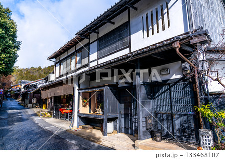 【重要伝統的建造物群保存地区】嵯峨鳥居本　冬の街並みの風景17　京都府京都市右京区 133468107