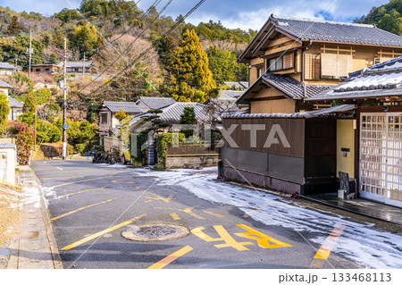 【重要伝統的建造物群保存地区】嵯峨鳥居本 冬の街並みの風景11 京都府京都市右京区 【重要伝統的建造物群保存地区】嵯峨鳥居本 冬の街並みの風景11 京都府京都市右京区 133468113