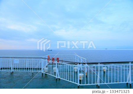 南海フェリー 徳島-和歌山便から見る景色 南海フェリー 徳島-和歌山便から見る景色 133471325