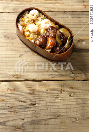 海老炒飯黒酢酢豚弁当 海老炒飯黒酢酢豚弁当 133471623