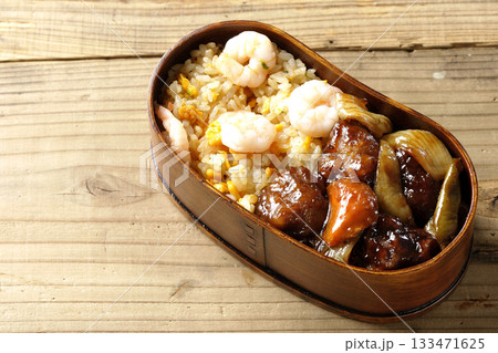 海老炒飯黒酢酢豚弁当 海老炒飯黒酢酢豚弁当 133471625