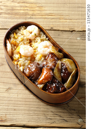 海老炒飯黒酢酢豚弁当 海老炒飯黒酢酢豚弁当 133471630