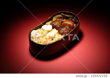 海老炒飯黒酢酢豚弁当 133472150