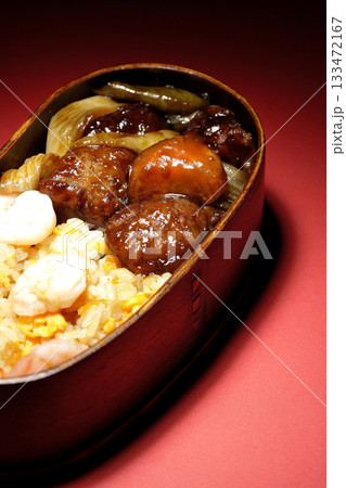 海老炒飯黒酢酢豚弁当 133472167