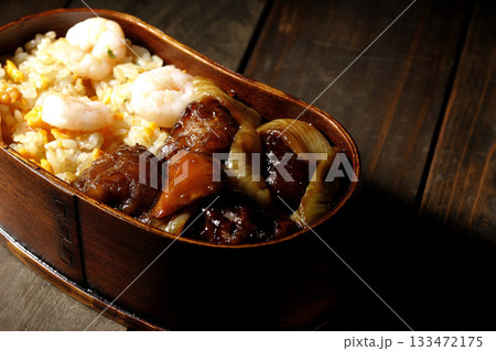 海老炒飯黒酢酢豚弁当 133472175