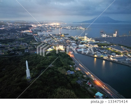 錦江湾公園上空から谷山港方面の夜景空撮 錦江湾公園上空から谷山港方面の夜景空撮 133475414