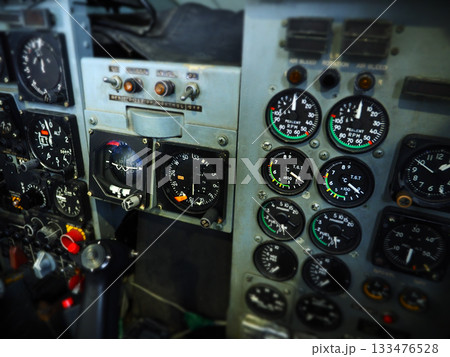 三菱 T-2のコクピット 133476528