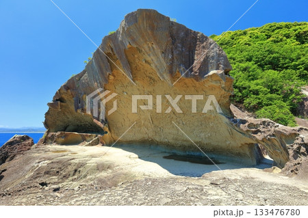 【三重県】快晴の鬼ヶ城の千畳敷 133476780