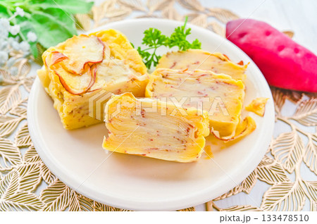 冷やしたサツマイモのガトーインビジブル 133478510