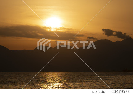 夕暮れの大磯　照ヶ崎海岸　神奈川県大磯 133479578