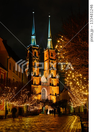 Illuminated Wroclaw Cathedral with Christmas lights at night 133481246
