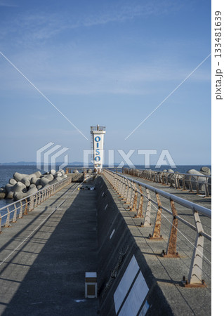 秋の大磯港の風景 神奈川県大磯町 秋の大磯港の風景 神奈川県大磯町 133481639