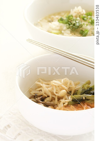 韓国料理のテンジャンクッパとナムル 韓国料理のテンジャンクッパとナムル 133483538