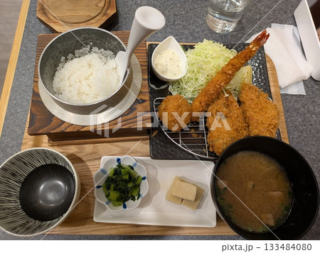 おいしい天ぷらとご飯 おいしい天ぷらとご飯 133484080