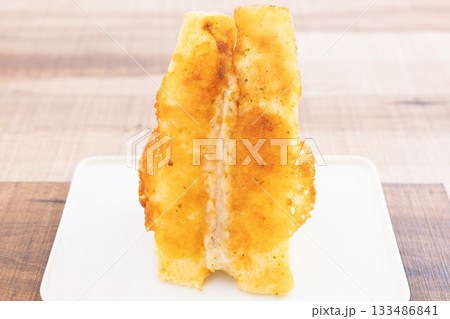 おいしい焼きチーズツナサンド おいしい焼きチーズツナサンド 133486841