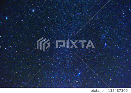星空　秋のオリオン座 133487306