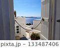 扉の向こうの青と白の世界, フィロステファニ, サントリーニ島, ギリシャ 133487406