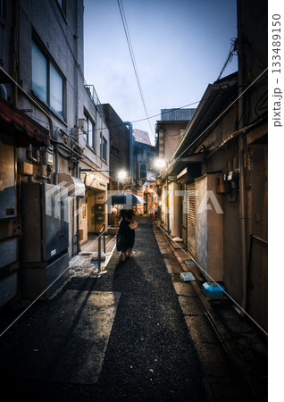 夜の三軒茶屋 133489150