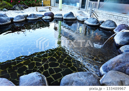 露天風呂の風景 温泉 温泉イメージ イメージ素材 露天風呂の風景 温泉 温泉イメージ イメージ素材 133489967