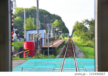 JR北海道富良野線旭川駅から駅間の風景(2023年夏早朝) 133490967