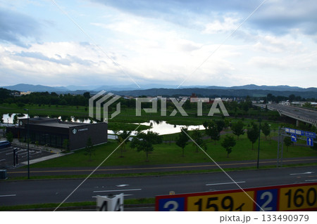 JR北海道富良野線旭川駅から駅間の風景(2023年夏早朝) JR北海道富良野線旭川駅から駅間の風景(2023年夏早朝) 133490979