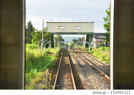 JR北海道富良野線西御料駅から西聖和駅間の風景(2023年夏早朝) 133491121