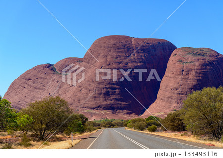 オーストラリアにあるカタジュタのとても美しい風景 オーストラリアにあるカタジュタのとても美しい風景 133493116