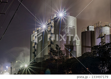 工場夜景 133497179