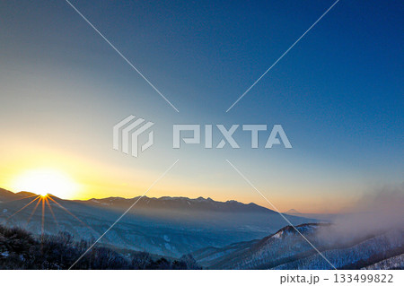 ご来光|八ヶ岳と富士山| ご来光|八ヶ岳と富士山| 133499822