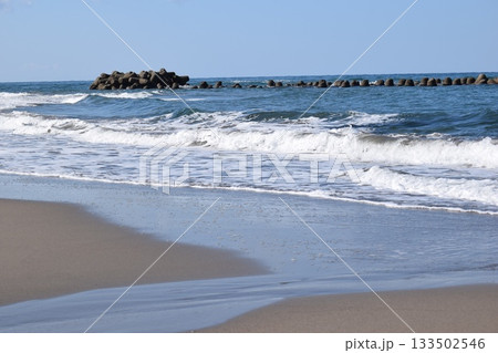 庄内浜の荒波 日本海 庄内浜の荒波 日本海 133502546