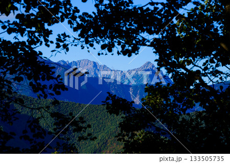 乗鞍岳展望台からの奥穂高岳と前穂高岳 133505735