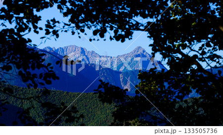 乗鞍岳展望台からの奥穂高岳と前穂高岳 133505736