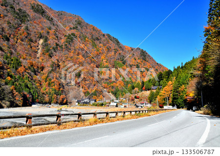 奈良田湖(山梨県早川町)【2025.11】 133506787