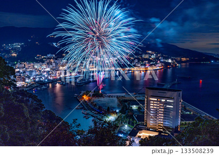 【静岡県】熱海100万ドルの夜景と海上花火大会 133508239
