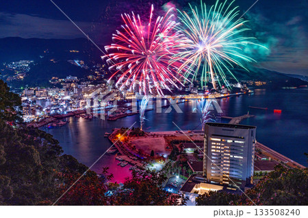 【静岡県】熱海100万ドルの夜景と海上花火大会 133508240