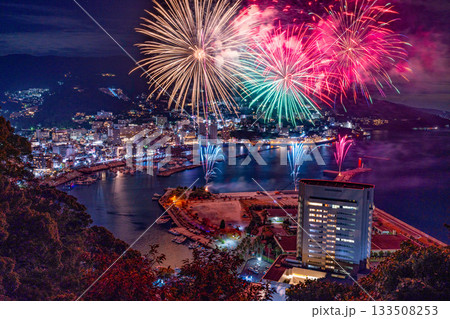 【静岡県】熱海100万ドルの夜景と海上花火大会 【静岡県】熱海100万ドルの夜景と海上花火大会 133508253