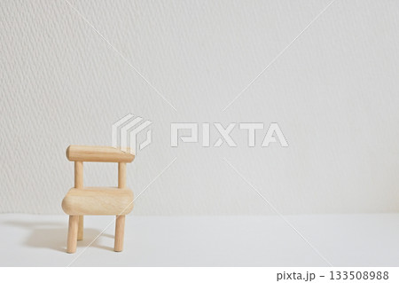 ミニチュア家具ー余白に浮かぶ居場所、内省する椅子 133508988