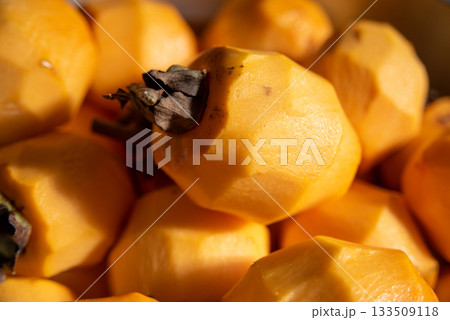 皮を剥いた渋柿 133509118