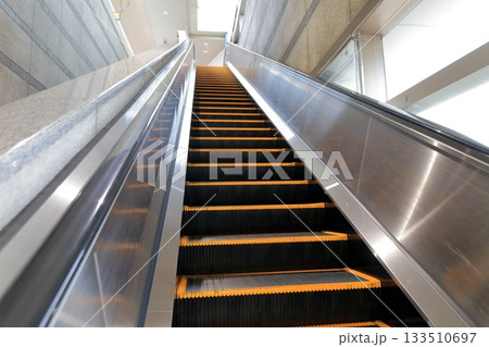 エスカレーター エスカレーター 133510697