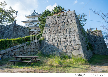 丸亀城天守閣から見た街並み 丸亀城天守閣から見た街並み 133511276