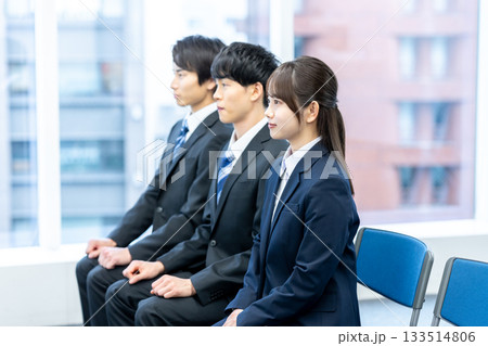 就職活動する学生 就職活動する学生 133514806