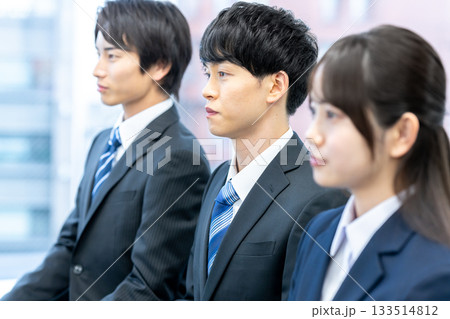 就職活動する学生 就職活動する学生 133514812
