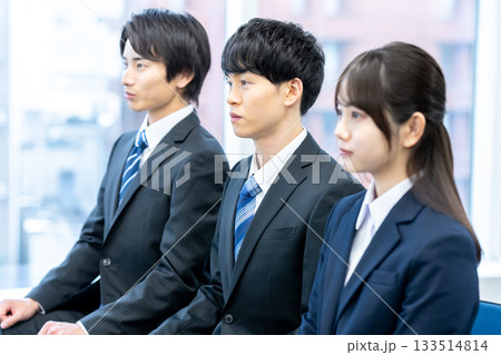 就職活動する学生 就職活動する学生 133514814