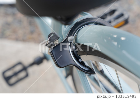 自転車のキーのアップ 133515495