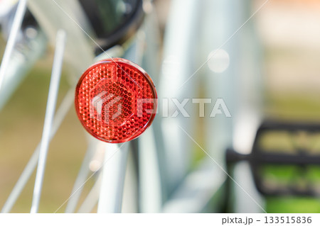 自転車のテールランプ 133515836