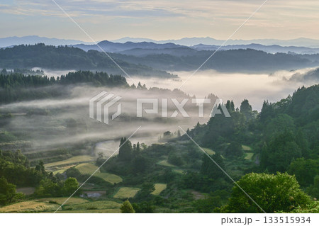 雲海が広がる星峠の朝景色 133515934