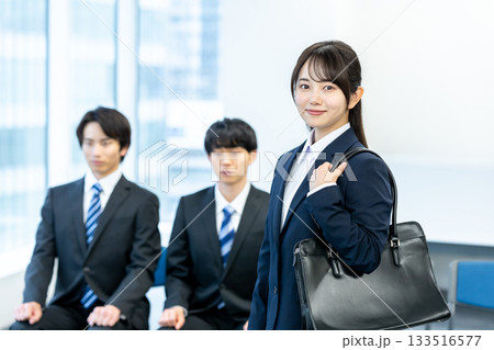 就職活動する学生 就職活動する学生 133516577