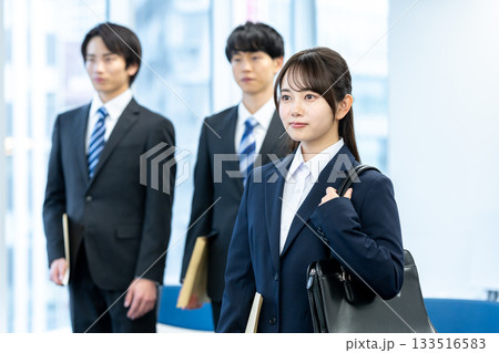 就職活動する学生 就職活動する学生 133516583